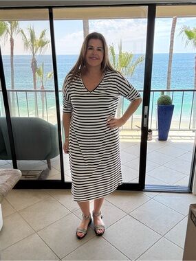 Carly Jean Los Angeles Black & White Striped V-Neck Midi Dress